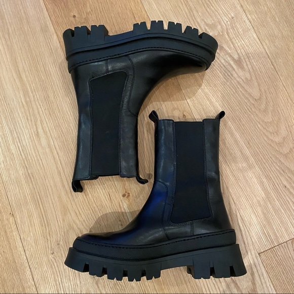 Kenneth Cole Shoes | Kenneth Cole Maple Tall Lug Chelsea Boot Size US6 | Color: Black | Size: 6 | Dressedinpeace's Closet